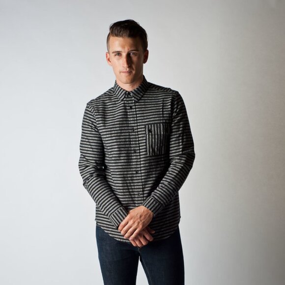 Men's Wolf & Man Olaf 2 shirt.   Size Medium - Picture 4 of 16